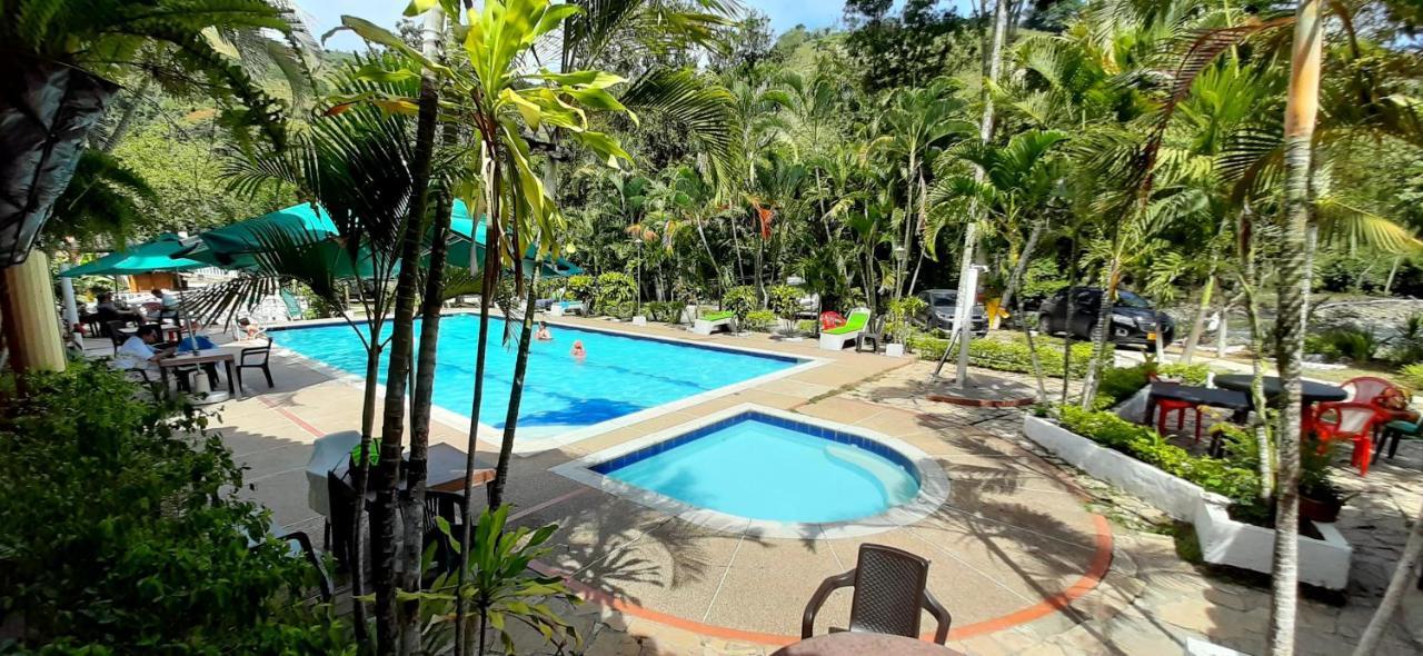 Hotel Campestre La Gaitana Tobia Eksteriør bilde